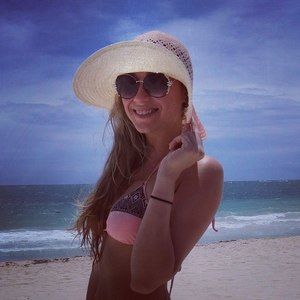 Meet your Posher, Alexandra